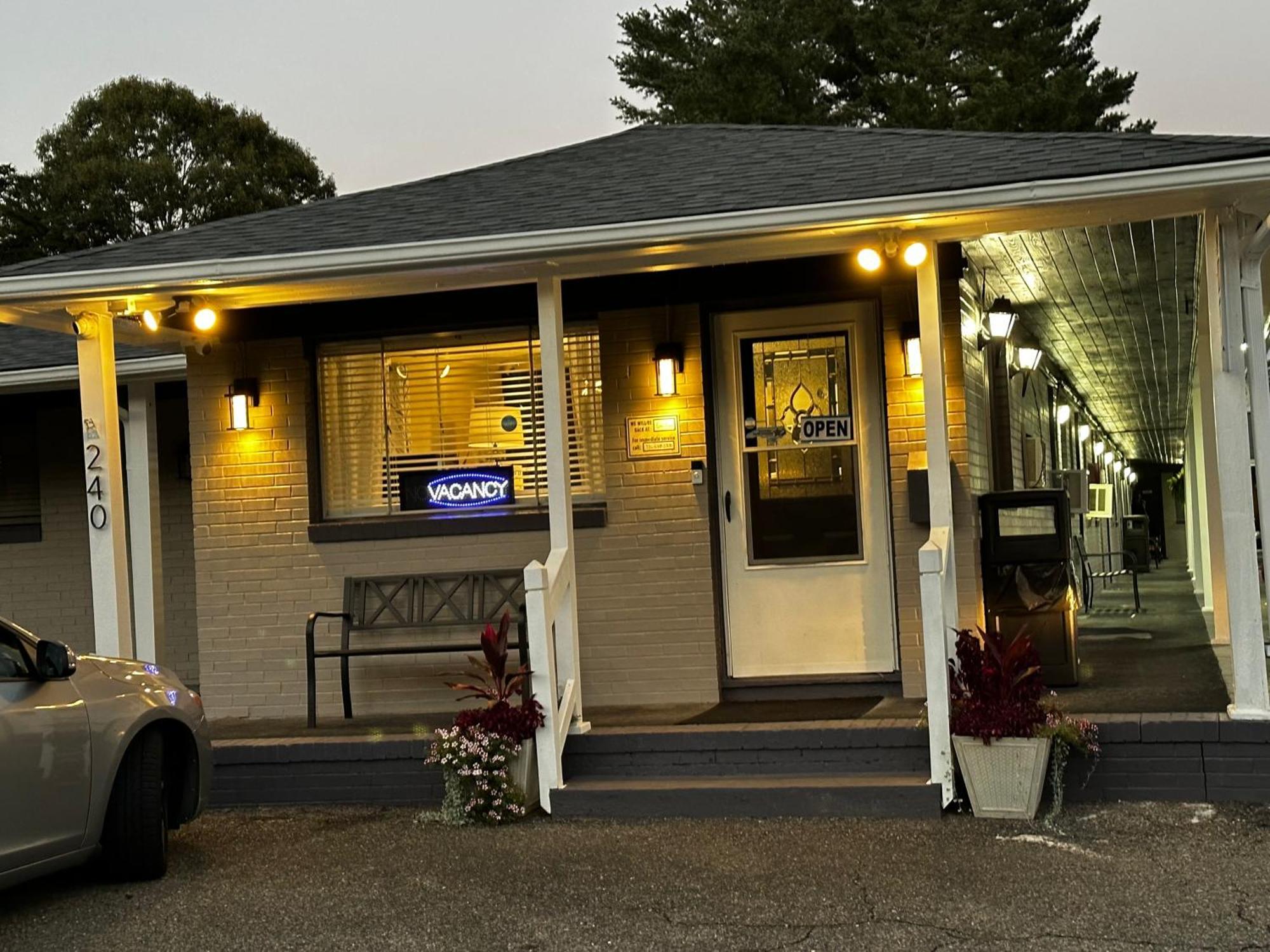 Bea'S Parkway Inn Mount Airy Exterior foto